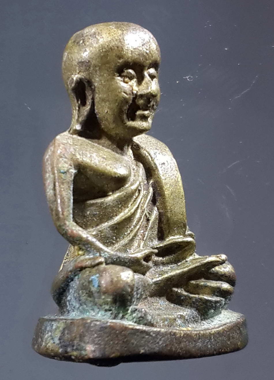 รหัสสินค้า พระกริ่ง พระหล่อ 236 รูปหล่อหลวงพ่อเงิน วัดบางคลาน จังหวัดพิจิตร ไม่ทราบปีที่สร้าง เนื้อทองเหลืองเก่ามีอายุ พระรายการนี้ให้เช่าบูชาแล้ว