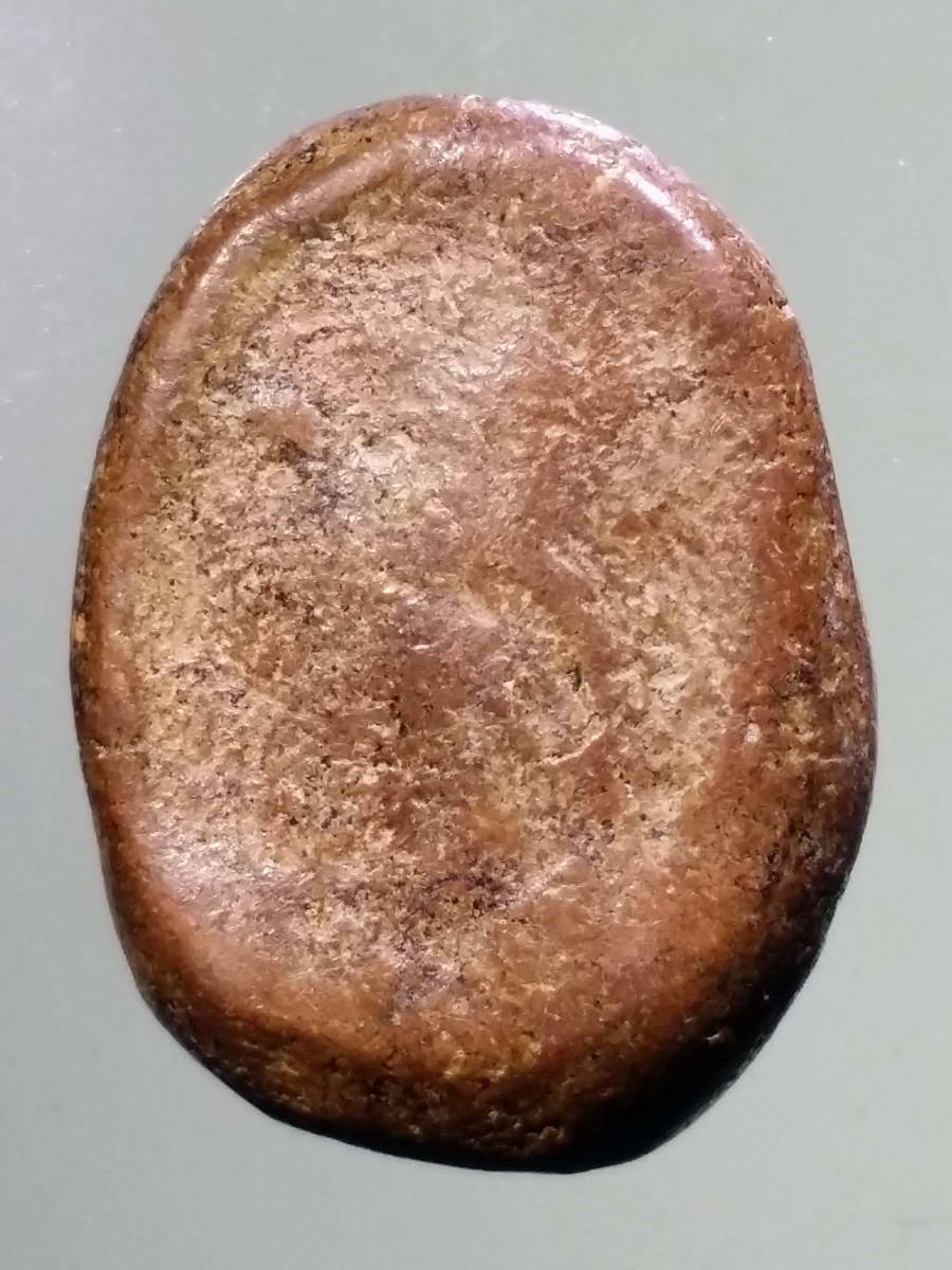 รหัสสินค้า พระไม่ทราบที่ 474 พระเนื้อดินเผาปางเปิดโลก ไม่ทราบที่ น่าจะเป็นพระกรุ พระรายการนี้ให้เช่าบูชาแล้ว