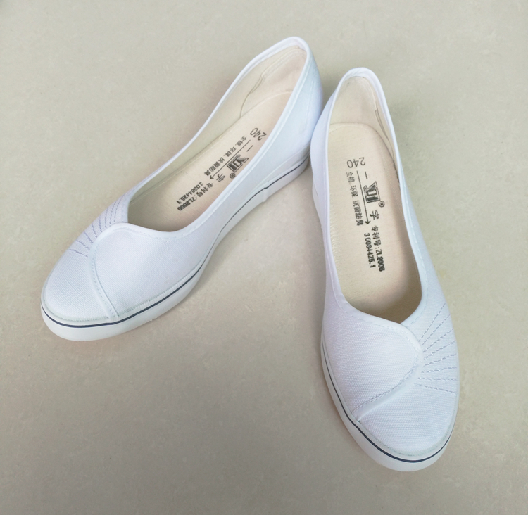 รองผ้าเท้าผ้าใบ