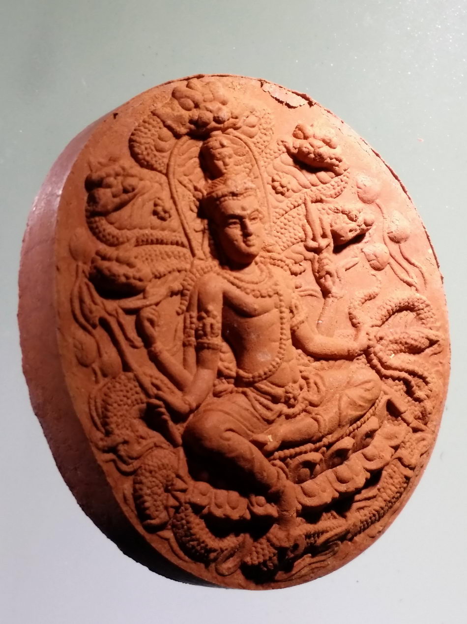 รหัสสินค้า จตุคามรามเทพ 784 จตุคามรามเทพ รุ่นมหาปาฏิหาริย์มั่งมีทรัพย์ เนื้อว่านแดง