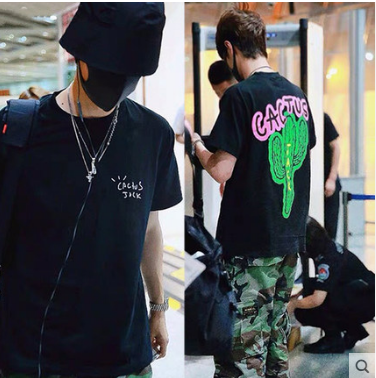 เสื้อยืด CACTUS แบบหวังอี้ป๋อใส่