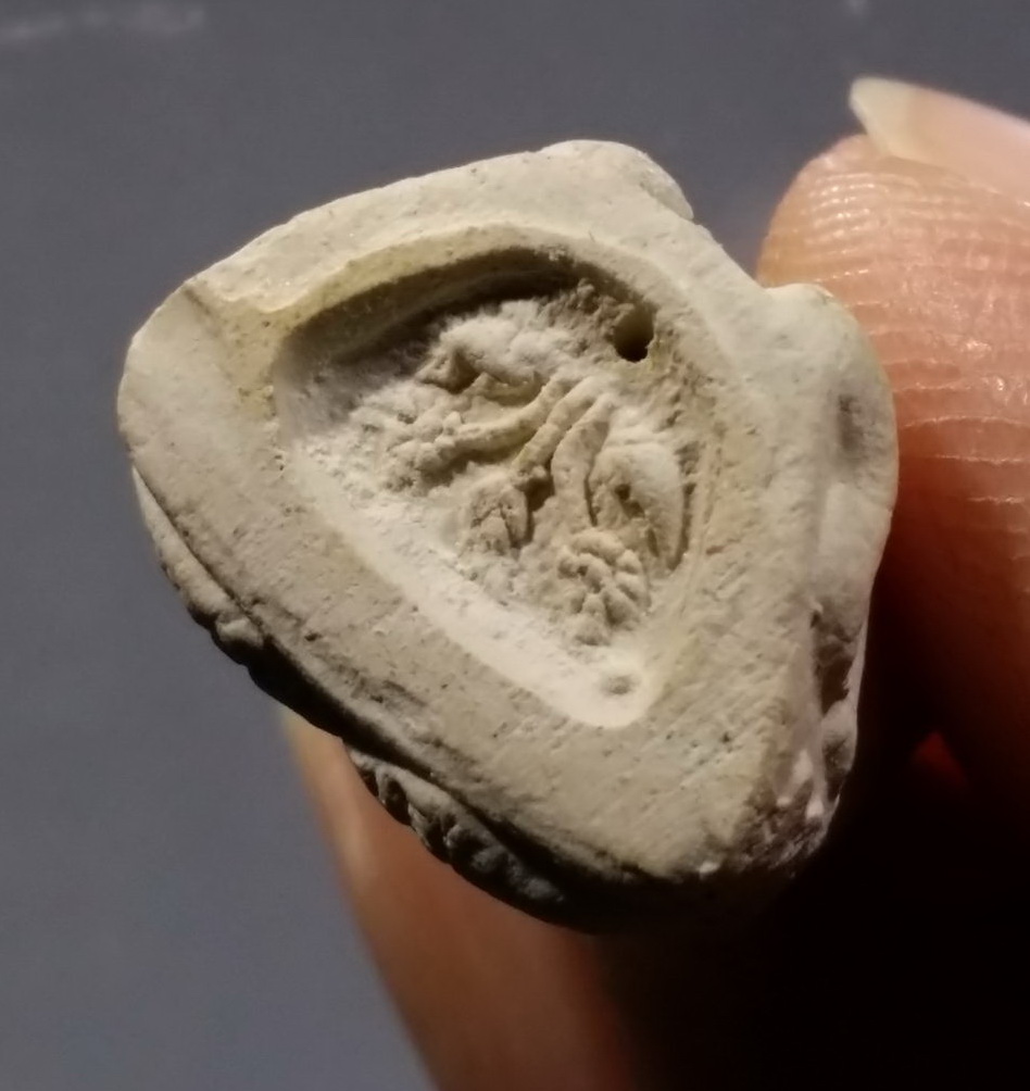 รหัสสินค้า พระมีกล่อง 3702 พระบัวเข็มมหาเศรษฐี เนื้อผงไม้จันทร์หอมจากประเทศพม่า วัดนก กรุงเทพฯ