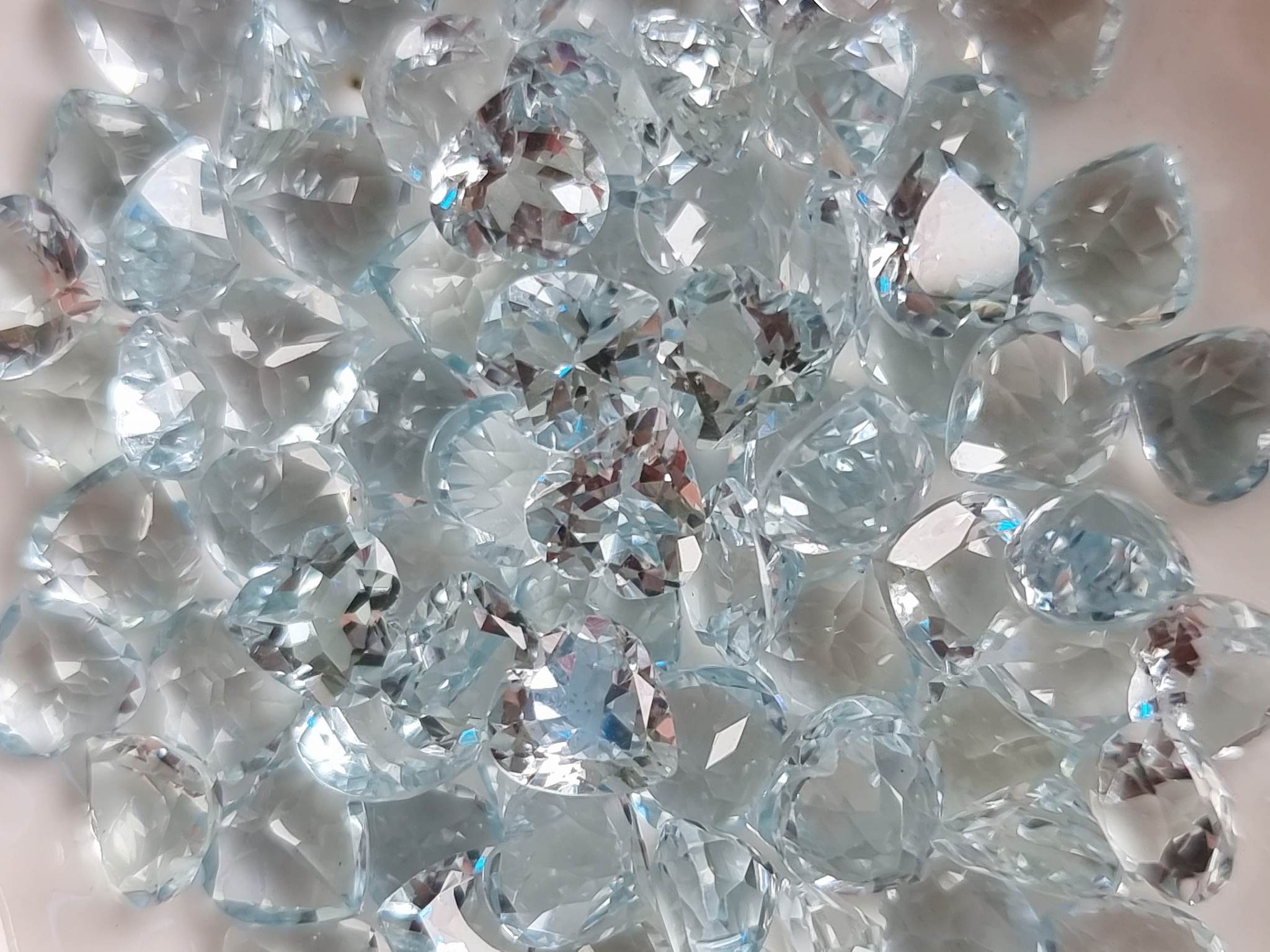 พลอยอความารีนหัวใจ 6 mm. 1 เม็ด