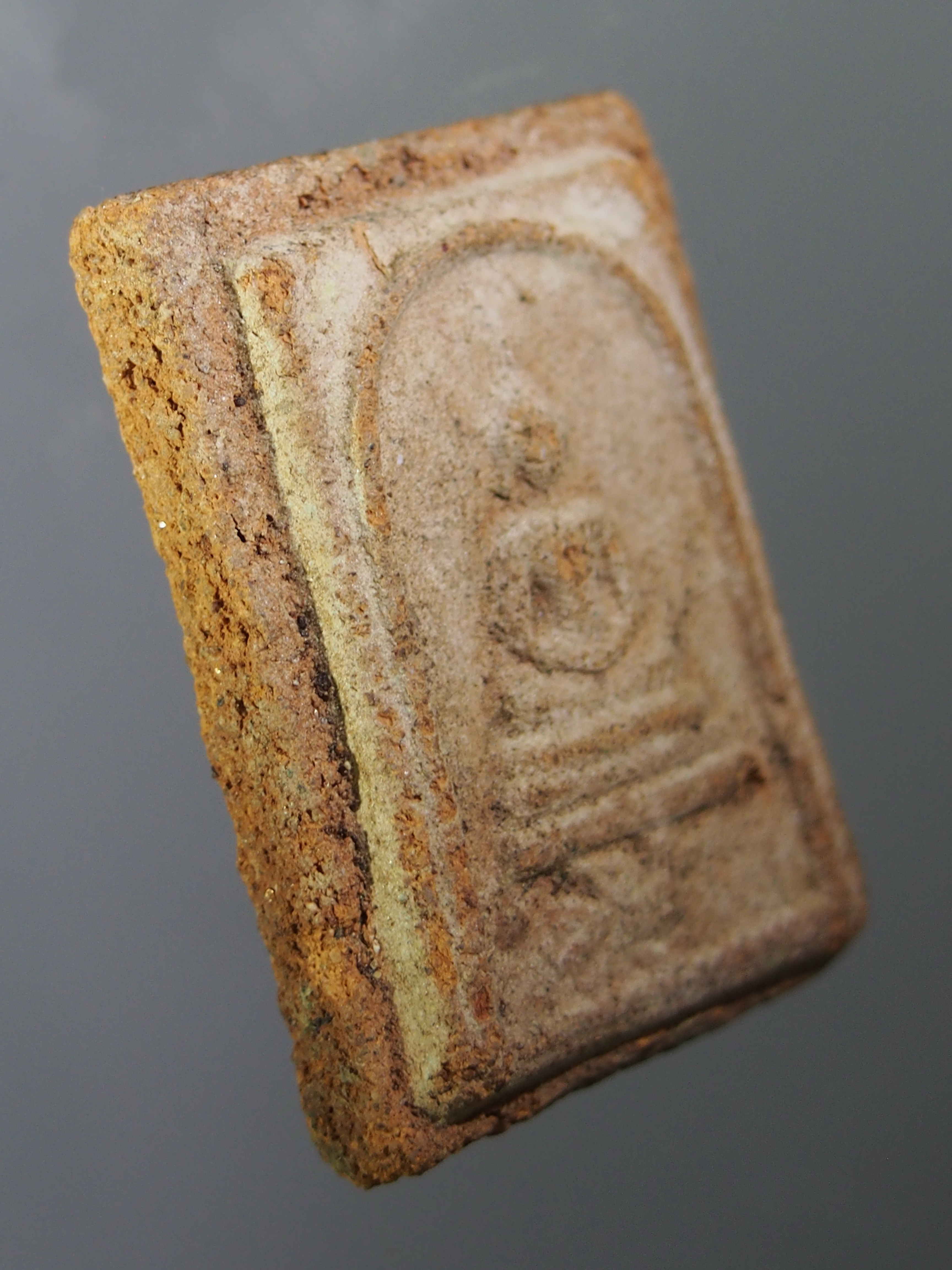 Antig on TT 004 พระสมเด็จหลวงพ่อแฉ่ง วัดบางพัง จังหวัดนนทบุรี พิมพ์ขี่หงส์ เนื้อผงผสมว่านสบู่เลือด สร้างปี พ.ศ 2485 หายากสร้างน้อย