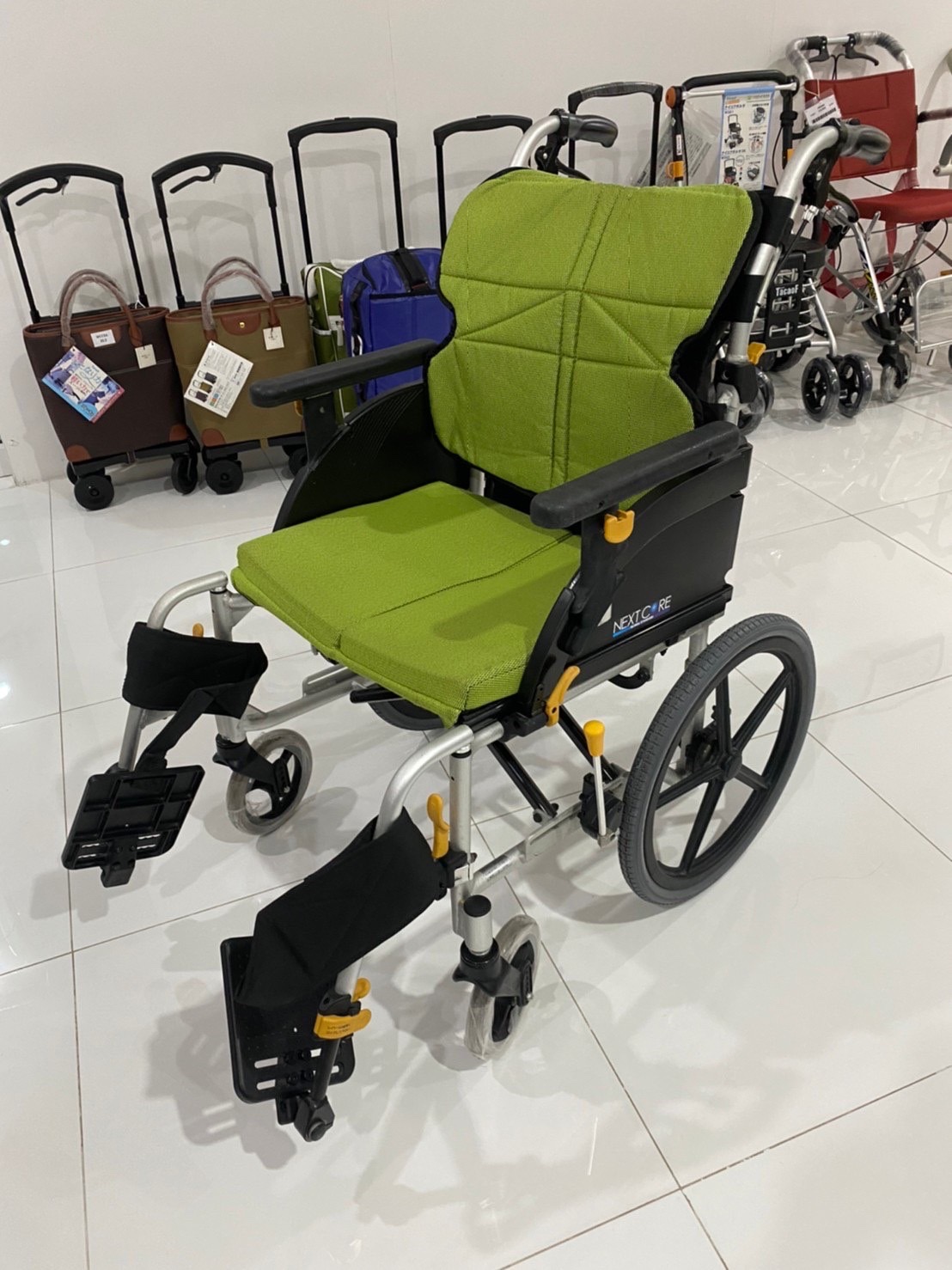 รถเข็นแบรนด์ญี่ปุ่น Matsunaga Wheelchair (車いす) รุ่น NEXT-61B ดีไซน์สวย พนักพิงปรับระดับได้ พกพาสะดวก หลากหลายฟังก์ชั่น