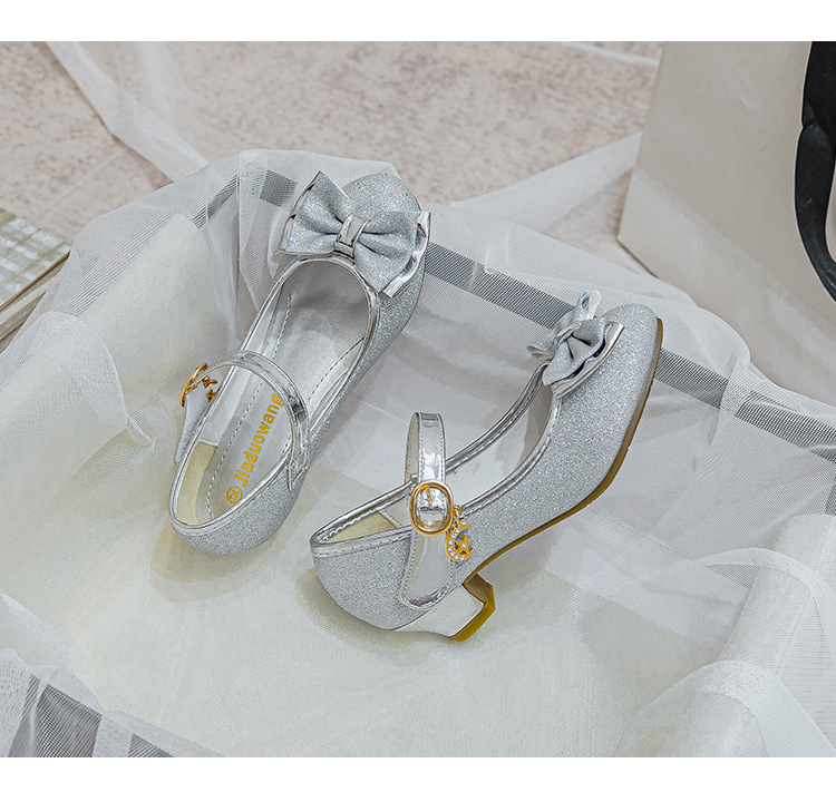 Shoe1507- รองเท้าคัชชูเด็กเล็ก-ถึงเด็กโต โบว์หน้าสวยหรู มีส้นใส่สบาย ได้ทุกงาน (ความยาววัดจากพื้นภายใน ให้ใช้ความยาวเท้า +0.5cm.แล้วแลือก)
