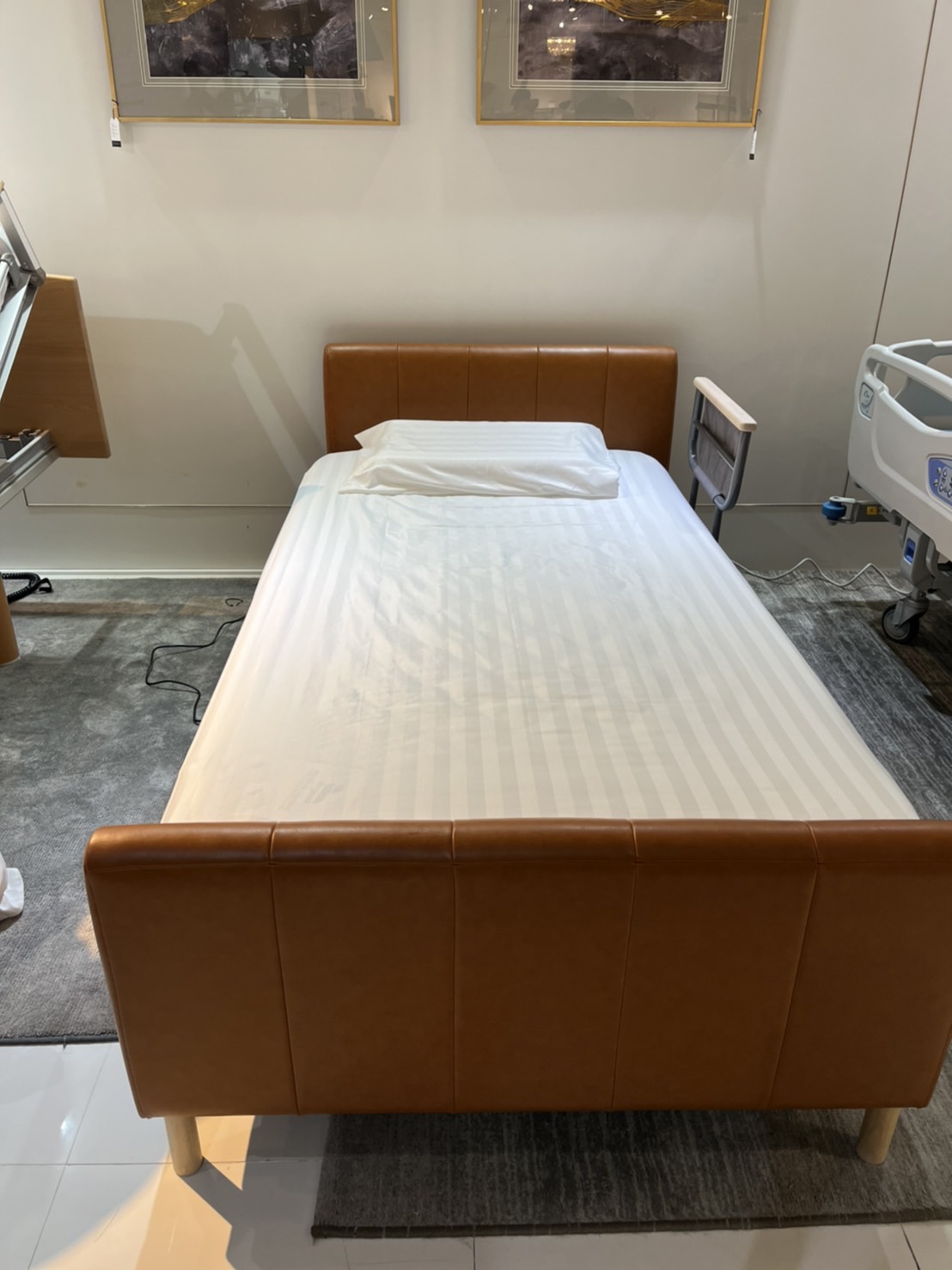 เตียงนอนเพื่อสุขภาพปรับไฟฟ้า PRIMERO SINGLE BED ขนาดใหญ่พิเศษ นอนสบาย 3.5 ฟุต + พร้อมที่นอนสุขภาพยางพาราแท้ + หมอนยางพารา + ชุดผ้าปูที่นอน (รุ่นยอดนิยม)