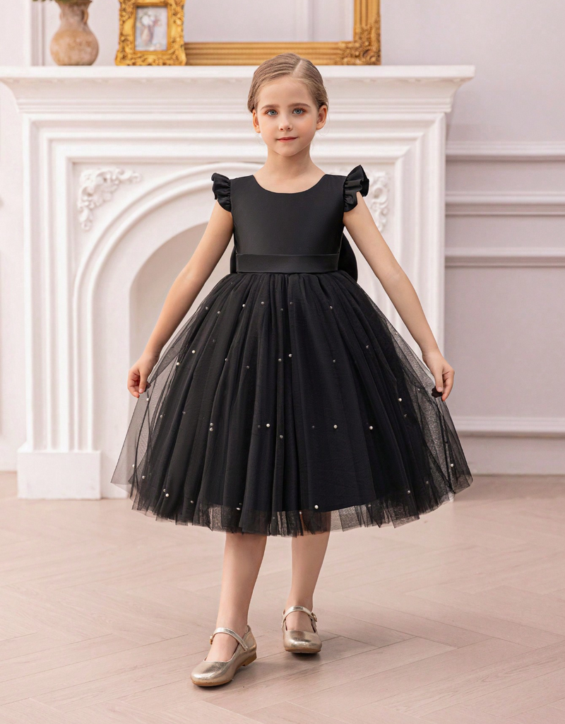 Gd4340- พร้อมส่งจากไทย ชุดออกงานเด็กหญิงสีดำ แขนระบายสุดน่ารัก โบว์ใหญ่สวยๆ แยกจากชุดได้ ตกแต่งมุกที่กระโปรง ตัวเสื้อเงาดุจผ้าไหม ชุดราตรีเด็กทรงสั้น