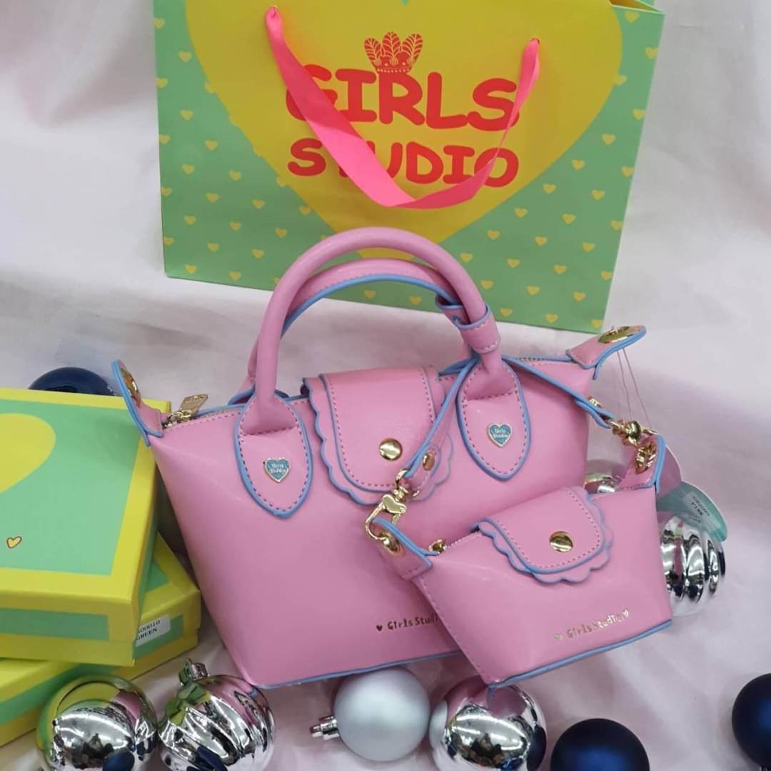 Girl studio lady bag