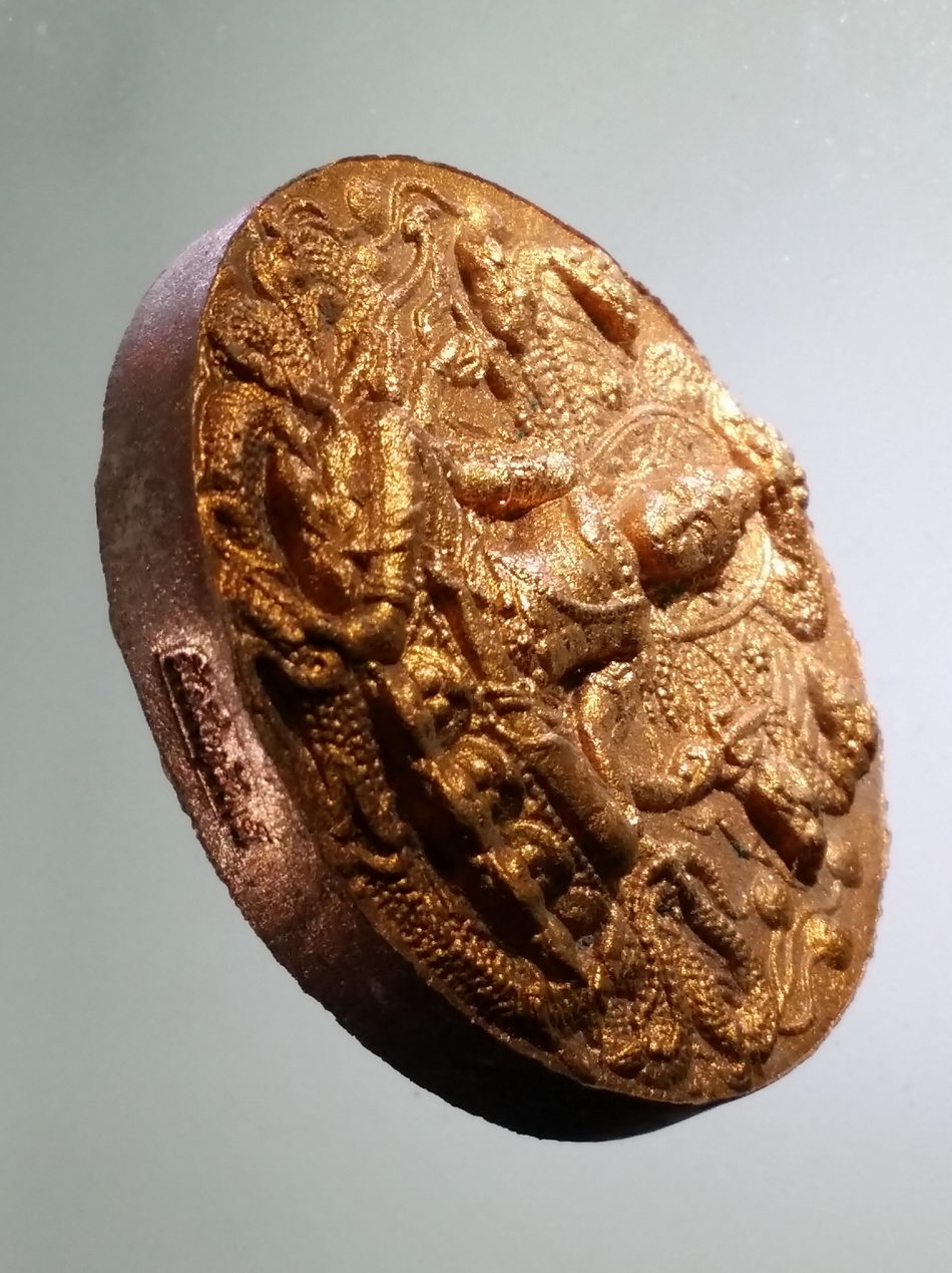 รหัสสินค้า จตุคามรามเทพ 737 พระเทวราชโพธิสัตว์จตุคามรามเทพ รุ่นมหาปาฏิหาริย์มั่งมีทรัพย์ เนื้อว่านปัดนาค กล่องแปดเหลี่ยม