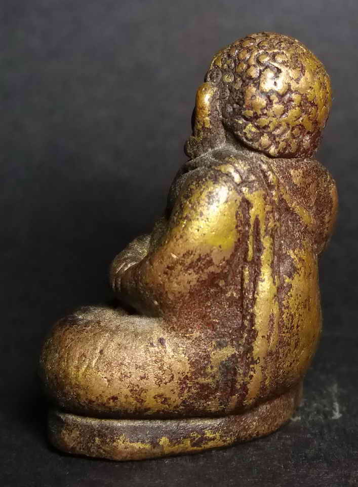 รหัสสินค้า พระกริ่ง พระหล่อ 007 รูปหล่อพระสังกัจจายน์ ไม่ทราบที่ เนื้อทองผสม เก่าครับองค์นี้ทาชาดแดง ที่องค์พระ พระรายการนี้ให้เช่าบูชาแล้ว