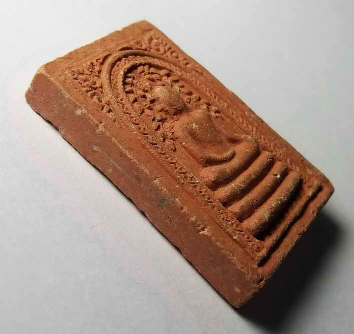 รหัสสินค้า พระสมเด็จ วัดต่างๆ 121 พระสมเด็จปรกโพธิ์ พิมพ์สะดุ้งกลับ วัดก้อนแก้ว จังหวัดฉะเชิงเทรา พระรายการนี้ให้เช่าบูชาแล้ว