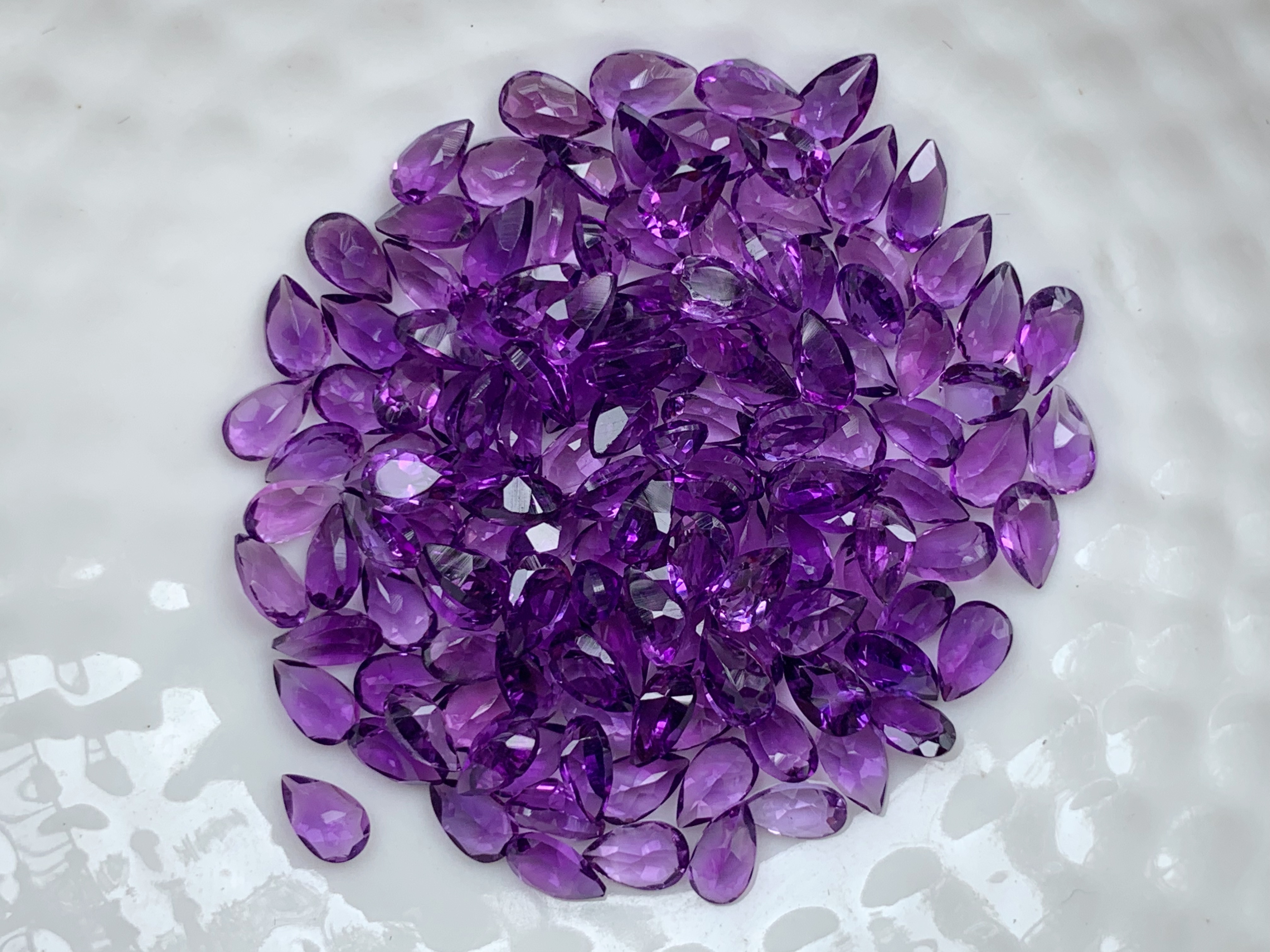 อเมทิสหยดน้ำ 5X3 มม. 5 กะรัต