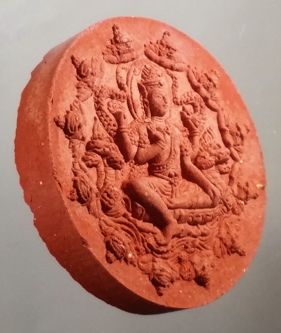 รหัสสินค้า จตุคามรามเทพ 129 จตุคามรามเทพ รุ่น เฮงรับทรัพย์ ว่านแดง โค๊ตเงิน