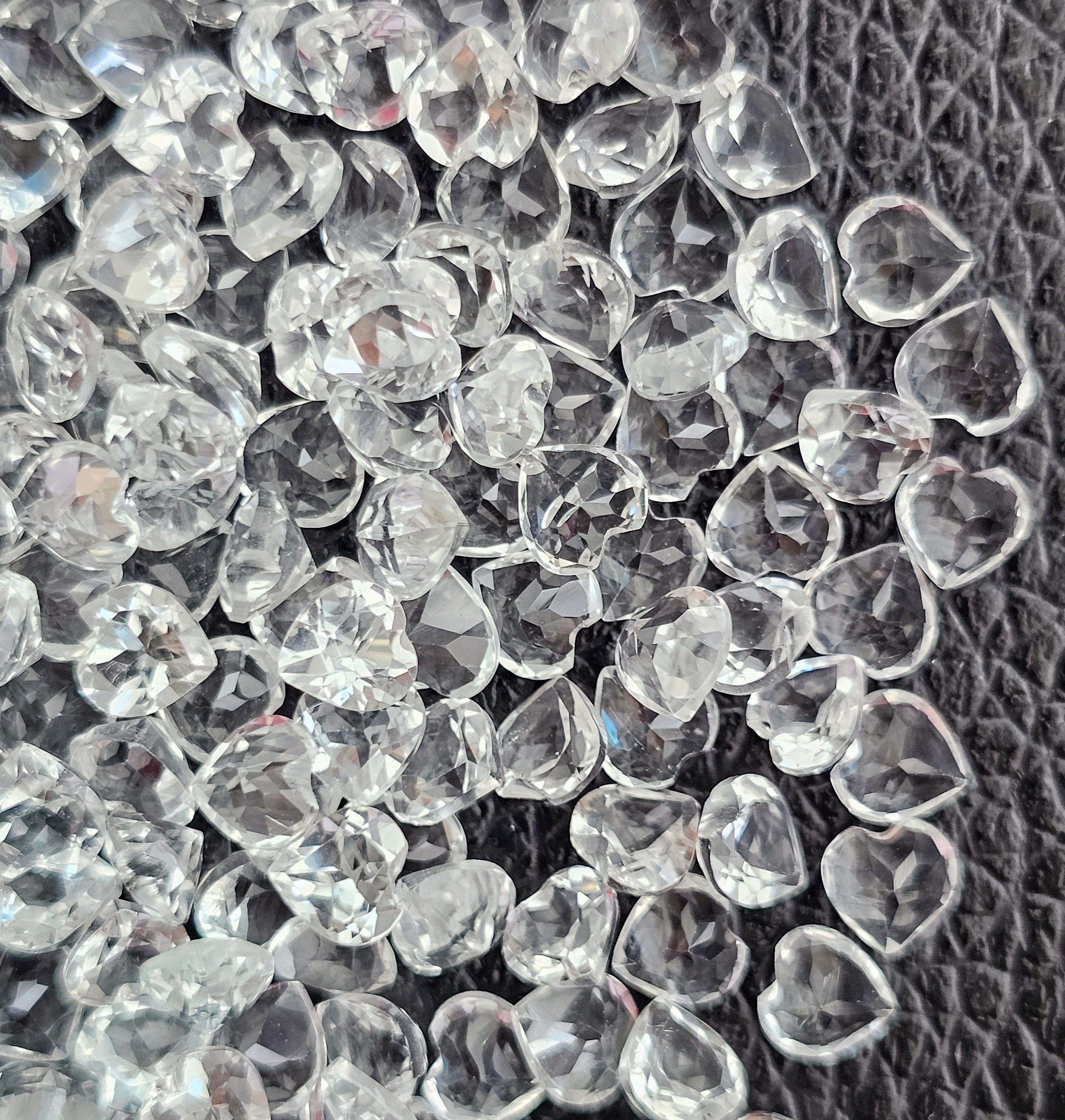 พลอยไวท์โทปาสหัวใจ 4 มม. 5 กะรัต