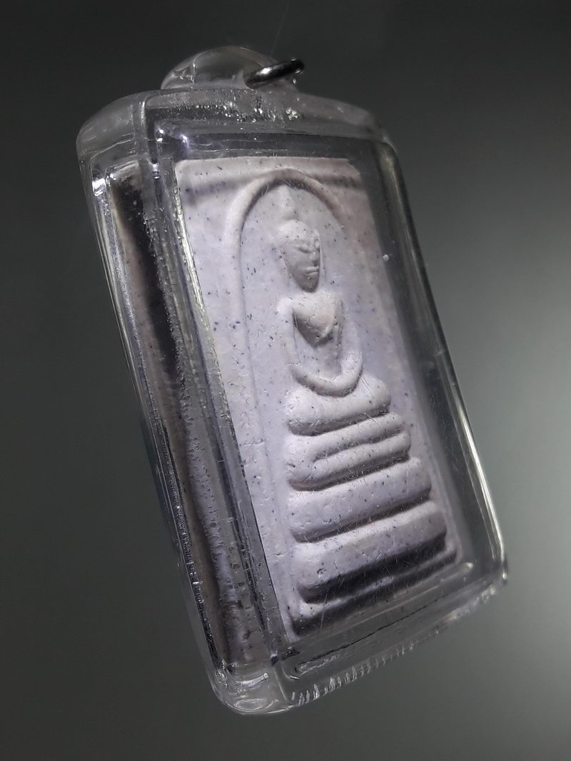 รหัสสินค้า พระเนื้อดิน ผง ว่าน 10541 พระสมเด็จ พิมพ์อกครุฑเศียรบาตร วัดพนัญเชิงกรุงเก่า จังหวัดอยุธยา เลี่ยมพลาสติก พร้อมใช้อย่างหนา งานมือใช้งานได้อีกนาน