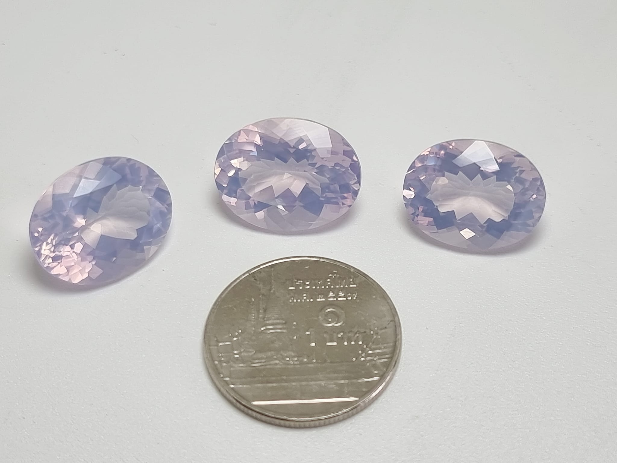 size 7-8กะรัต พลอย Lavender Quartz แท้ รวม 3 เม็ด ชุดละ 2,900 บาท