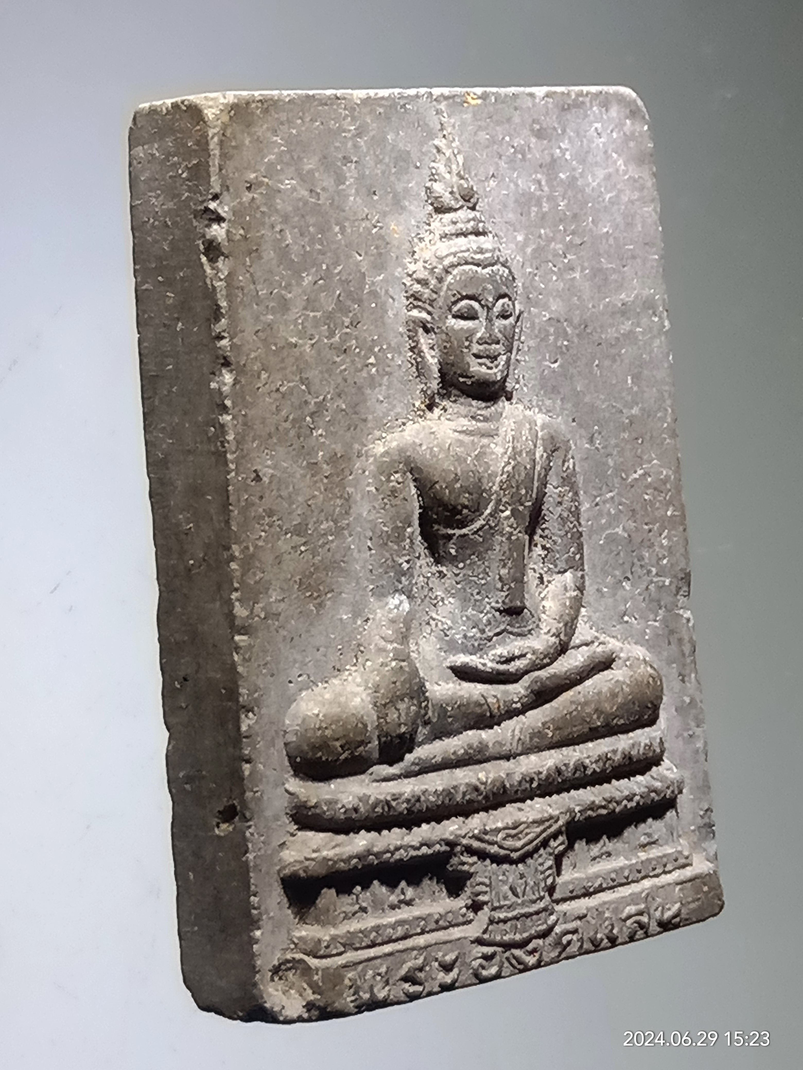 รหัสสินค้า พระเนื้อดิน เนื้อผง เนื้อว่าน 388 พระองค์แสน เนื้อผงใบลาน วัดพระธาตุเชิงชุม จังหวัดสกลนคร