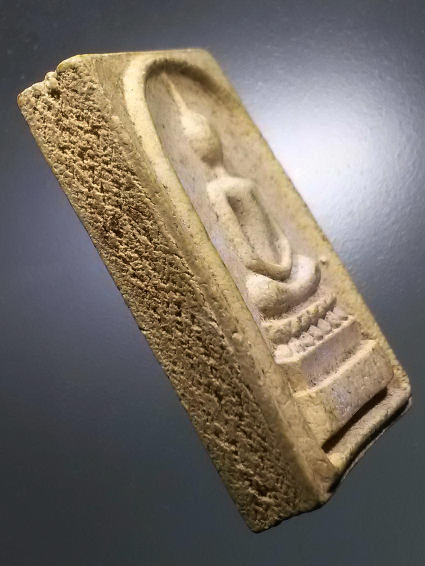 รหัสสินค้า พระไม่ทราบที่ 500 พระสมเด็จเนื้อผง ฐานดอกบัว หลังเรียบ ไม่ทราบที่