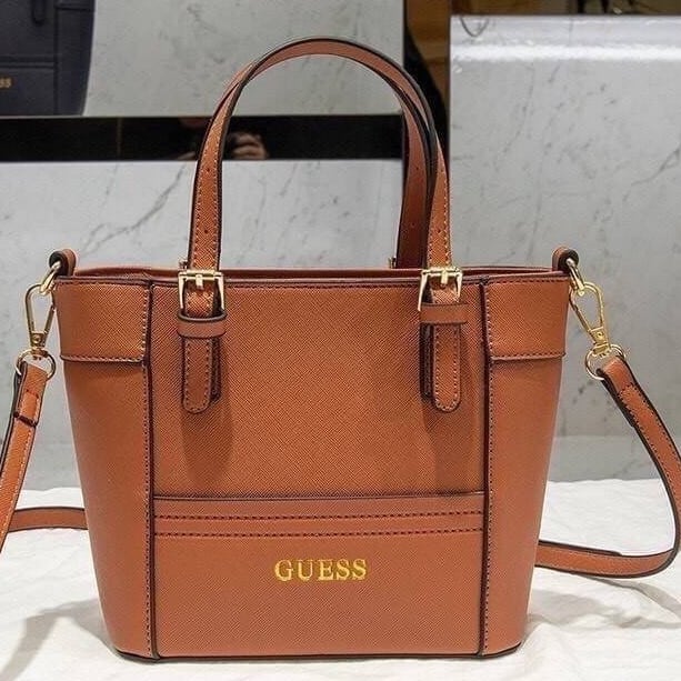 กระเป๋าหญิง guess