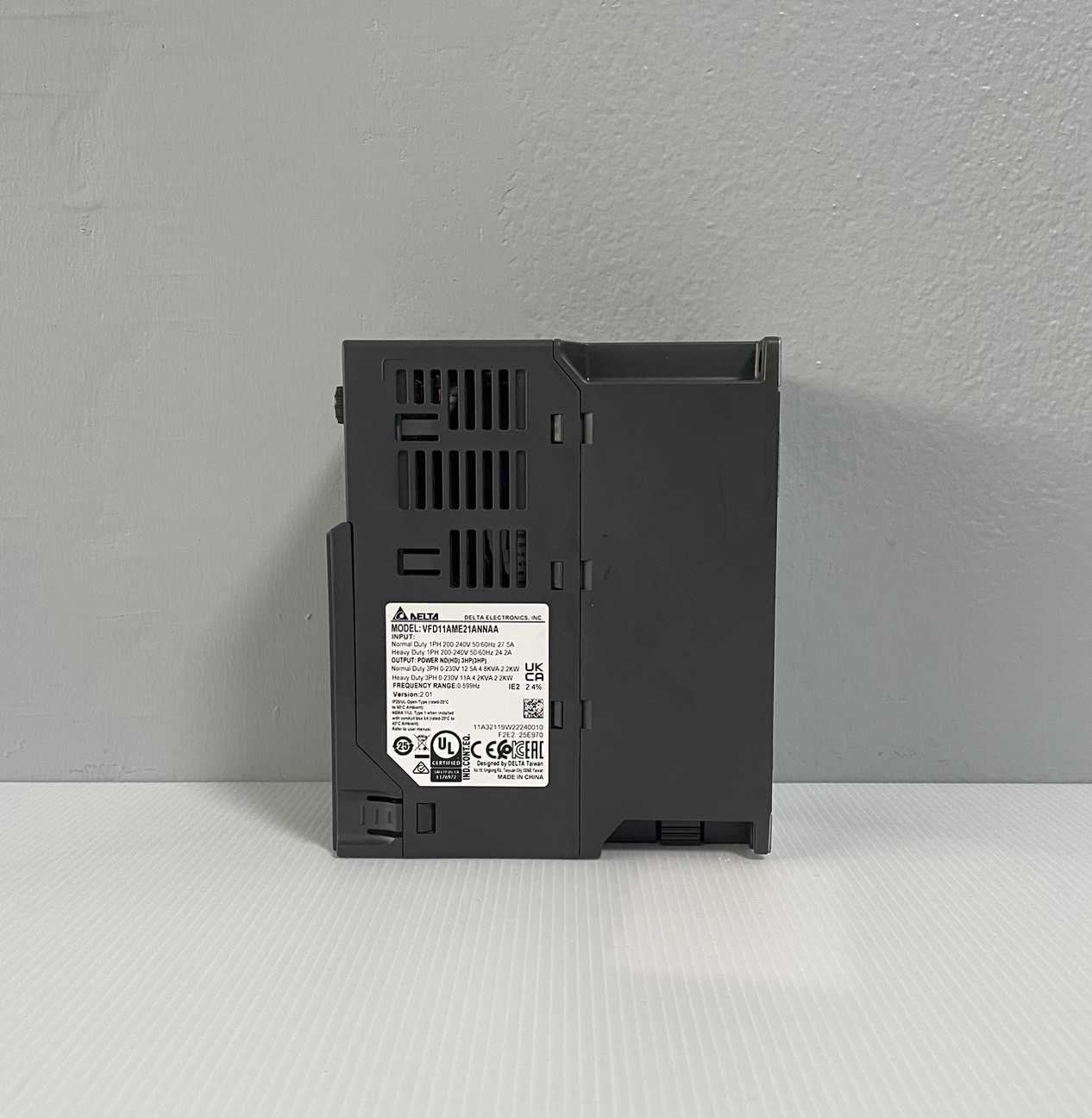 Delta Inverter VFD11AME21ANNAA 3HP 2.2kW (Input 220V 1-Phase Output 220V 3-Phase )