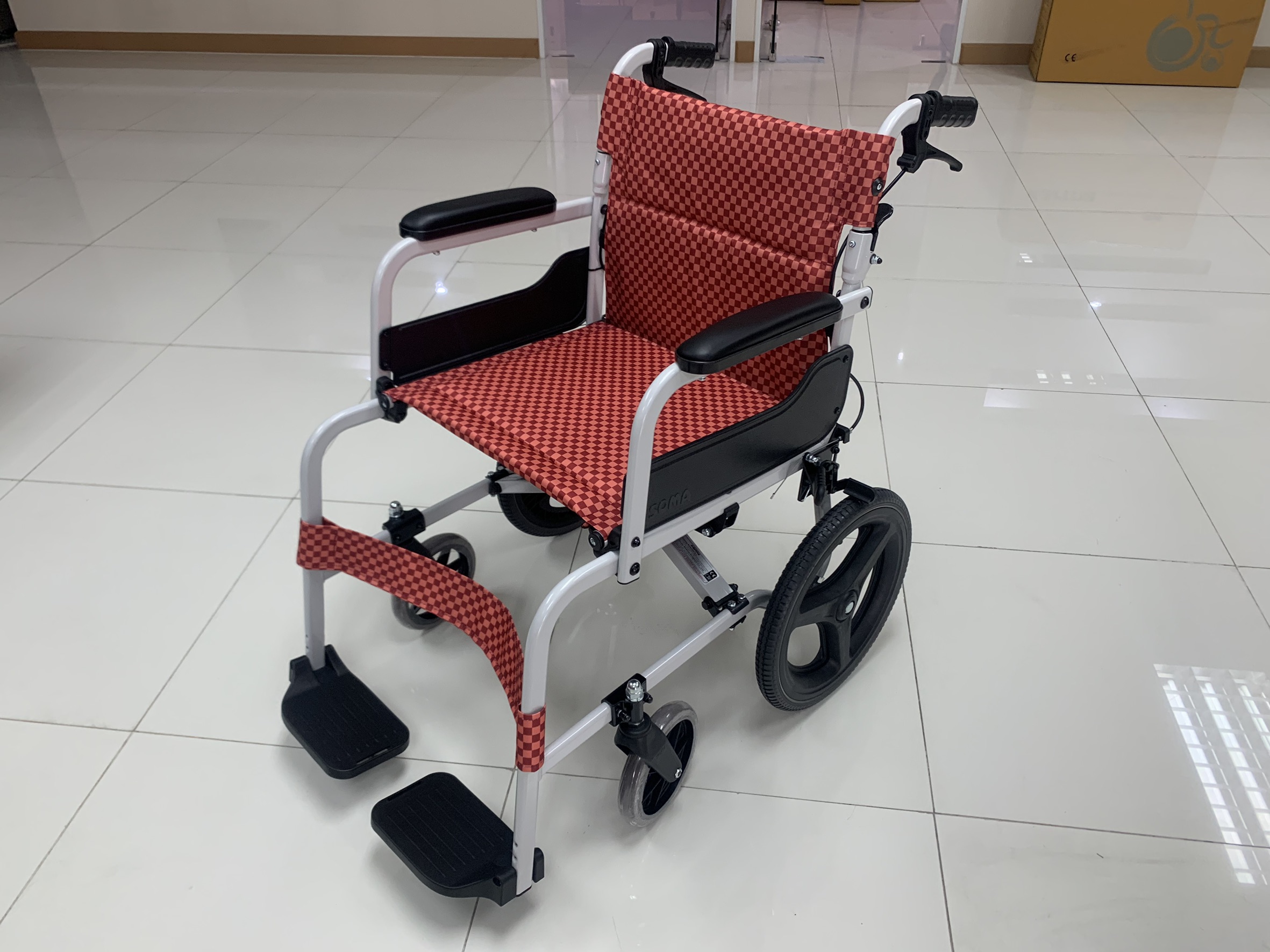 รถเข็นอลูมินัมอัลลอยด์โซม่า รุ่น SOMA 105 (SM-150.5 F16) (WheelChair SOMA 150.5 F16) น้ำหนักเบา พกพาสะดวก ของแท้ รับประกันศูนย์ไทย 1 ปี