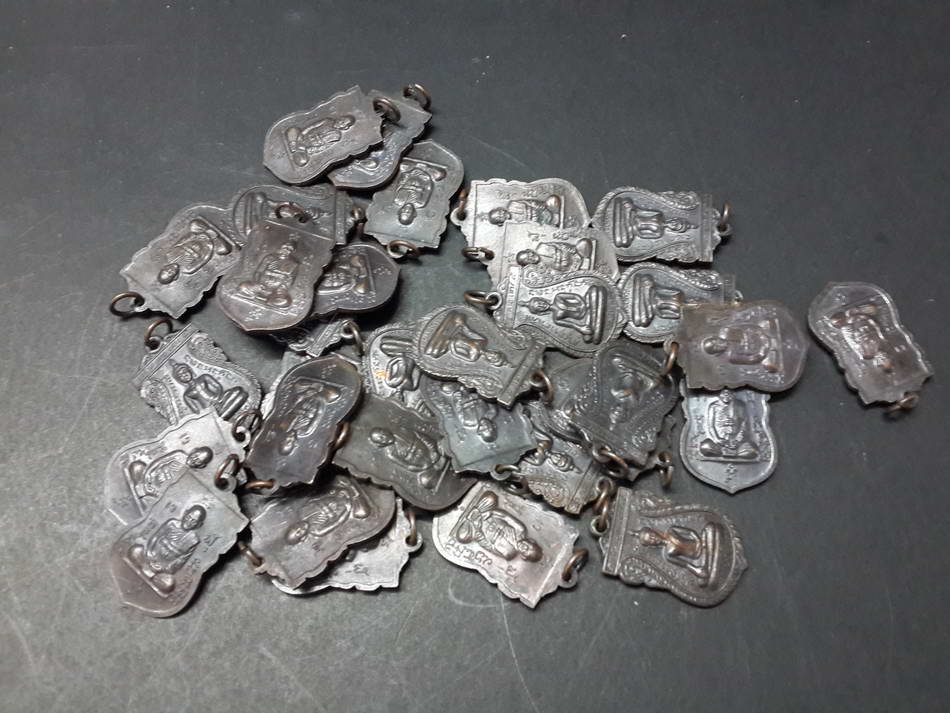 รหัสสินค้า พระไม่ทราบที่ 342 เหรียญหลวงพ่อชินศรี รุ่นเจริญลาภ เสาร์ 5