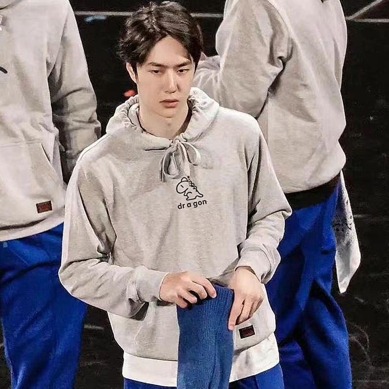 เสื้อกันหนาวไดโนเสาร์ แบบหวังอี้ป๋อใส่ใน SDC5