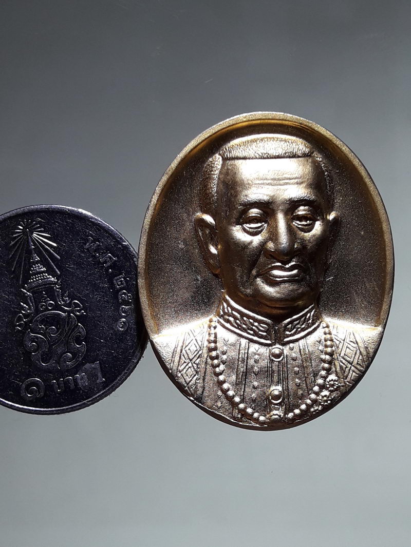 รหัสสินค้า พระมหากษัตริย์ และบุคคลสำคัญ 389 เหรียญกะไหล่ทองพ่นทราย พระบาทสมเด็จพระพุทธยอดฟ้าจุฬาโลก รัชกาลที่ 1 ปฐมกษัตริย์แห่งราชวงศ์จักรี ที่ระลึกวันจักรี 6 เมษายน 2545