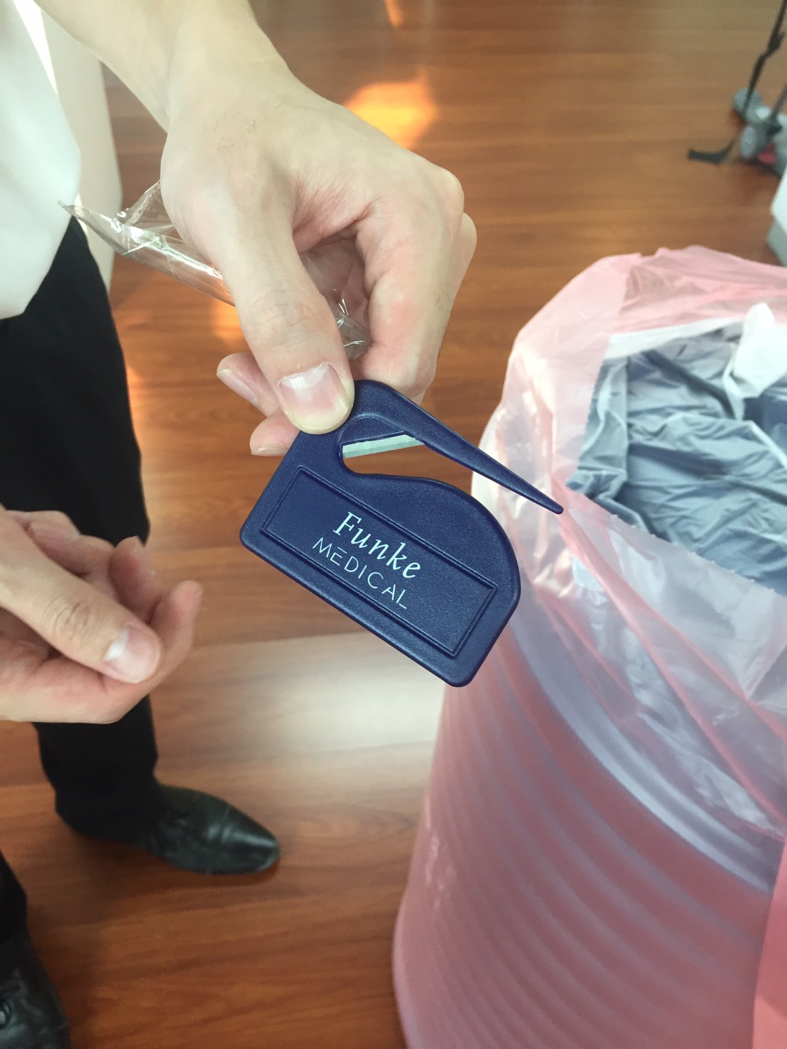 ที่นอนโฟมป้องกันแผลกดทับ แบรนด์ Funke Medical รุ่น Hyper Foam 2 ที่นอนโฟมพิเศษ 3 ชั้น ของแท้ รับประกันชั้นโฟมศูนย์ไทย 5 ปี แบรนด์จากประเทศเยอรมัน รุ่น TOP + แถมฟรีตลับใส่ยา (Best Seller)