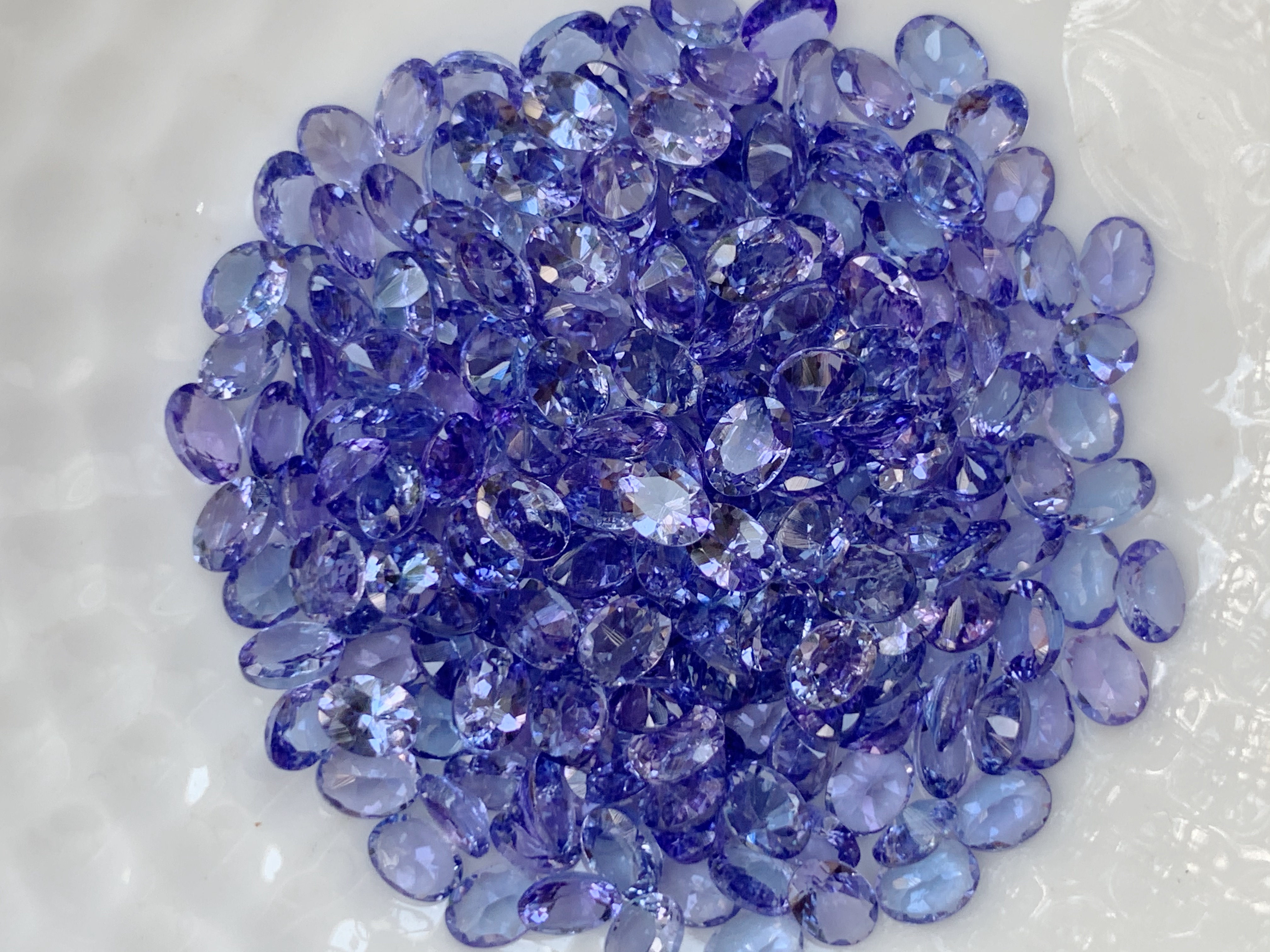 แทนซาไนท์ไข่ 4x3 mm. 1 กะรัต