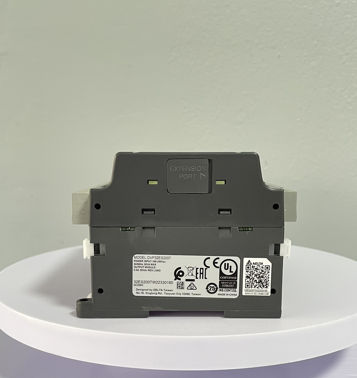 Delta PLC DVP32ES200T 16DI/16DO 220VAC Power in(Transistor)