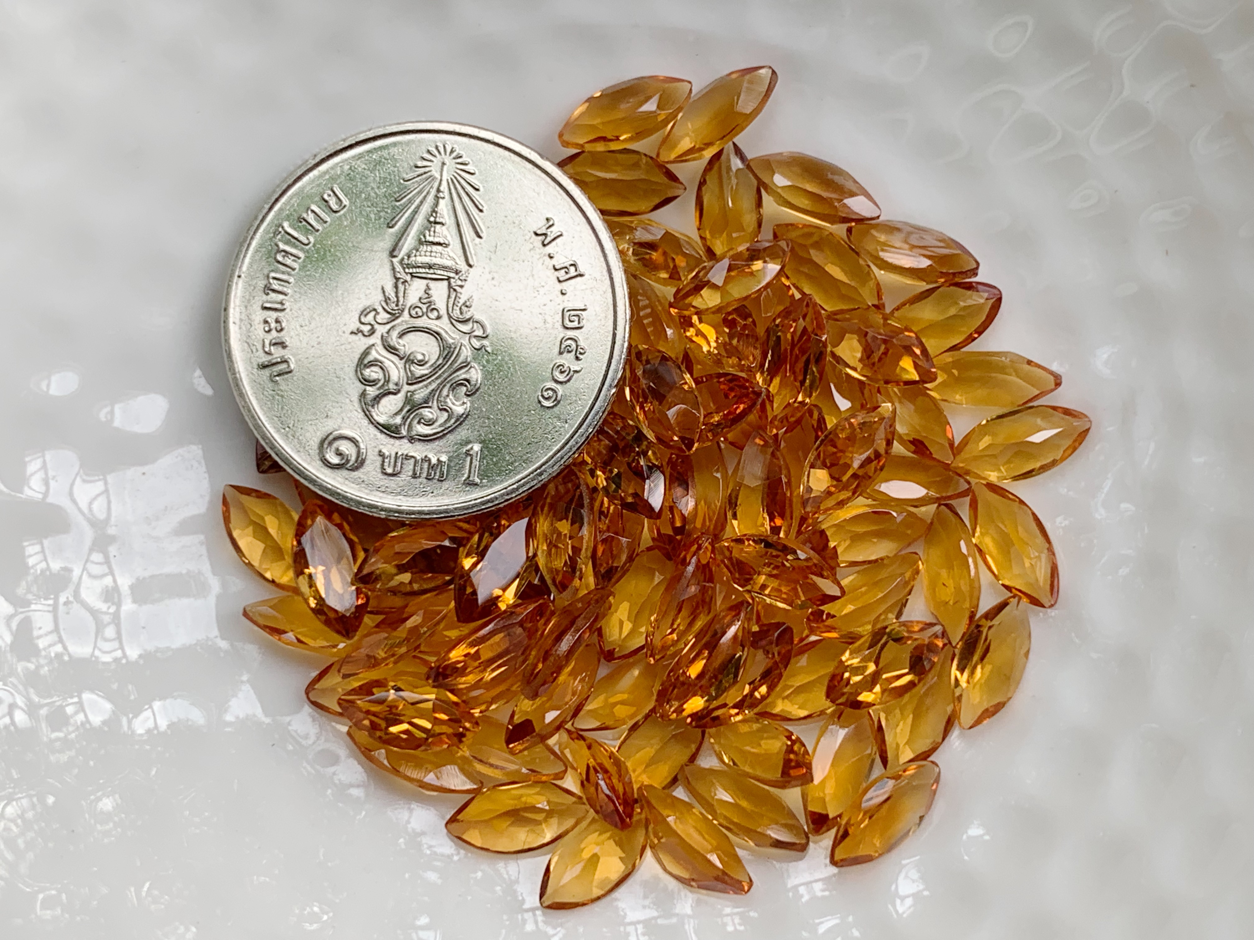 ซิทรินเข้มมาคี 7X3.5 มม. 5 กะรัต