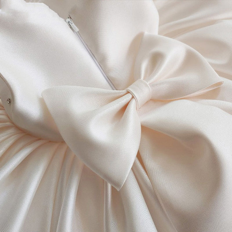 Gd4512- พร้อมส่งจากไทย ชุดออกงานเด็กหญิงสีขาว โบว์แยกจากชุดได้ ตกแต่งร้อยติดเพชรสวย เนื้อผ้าสวยเรียบหรู คอสวยไม่เหมือนใคร ชุดราตรีเด็กทรงสั้น