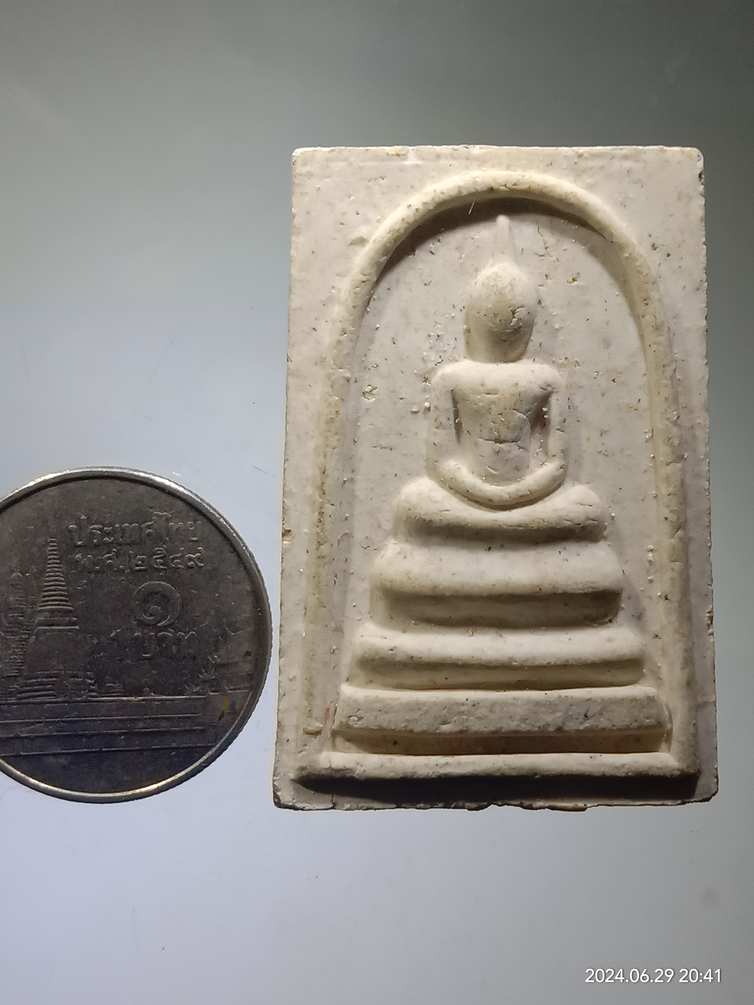 รหัสสินค้า พระสมเด็จ วัดต่างๆ 038 พระสมเด็จเนื้อผง หลังเครื่องอัฐบริขาร หลวงปู่ชอบ ฐานสโม วัดป่าโคกมน อำเภอวังสะพุง จังหวัดเลย