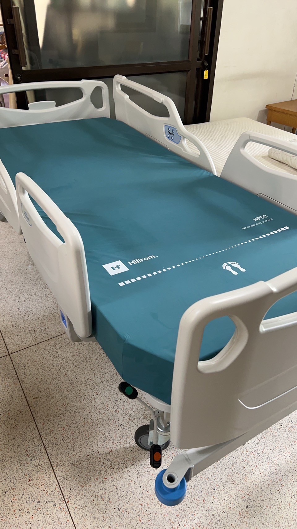 ที่นอนแบรนด์ Hill-Rom รุ่น NP50 ผลิตภัณฑ์ Hill-Rom แบรนด์จากประเทศสหรัฐอเมริกา (USA)