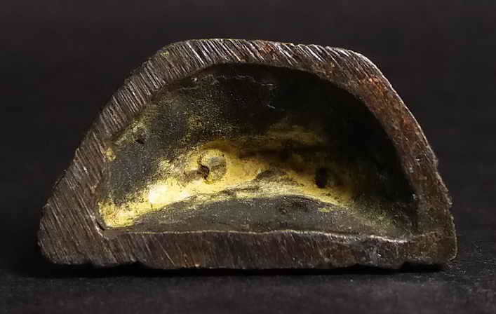 รหัสสินค้า นครปฐม 014 รูปหล่อหลวงพ่อวัดไร่ขิง อำเภอสามพราน จังหวัดนครปฐม เนื้อนวโลหะ หล่อก้นถ้วย พระรายการนี้ให้เช่าบูชาแล้ว