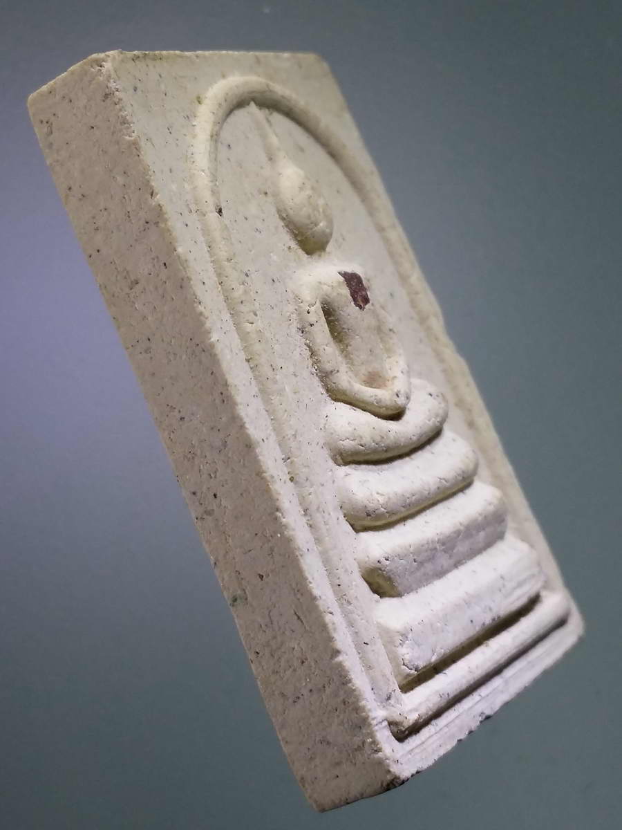 รหัสสินค้า พระสมเด็จ วัดต่างๆ 968 พระสมเด็จเนื้อผงฝังพลอย หลวงพ่อทิม วัดพระขาว จังหวัดอยุธยา รุ่นเสาร์ 5 ปี 2540