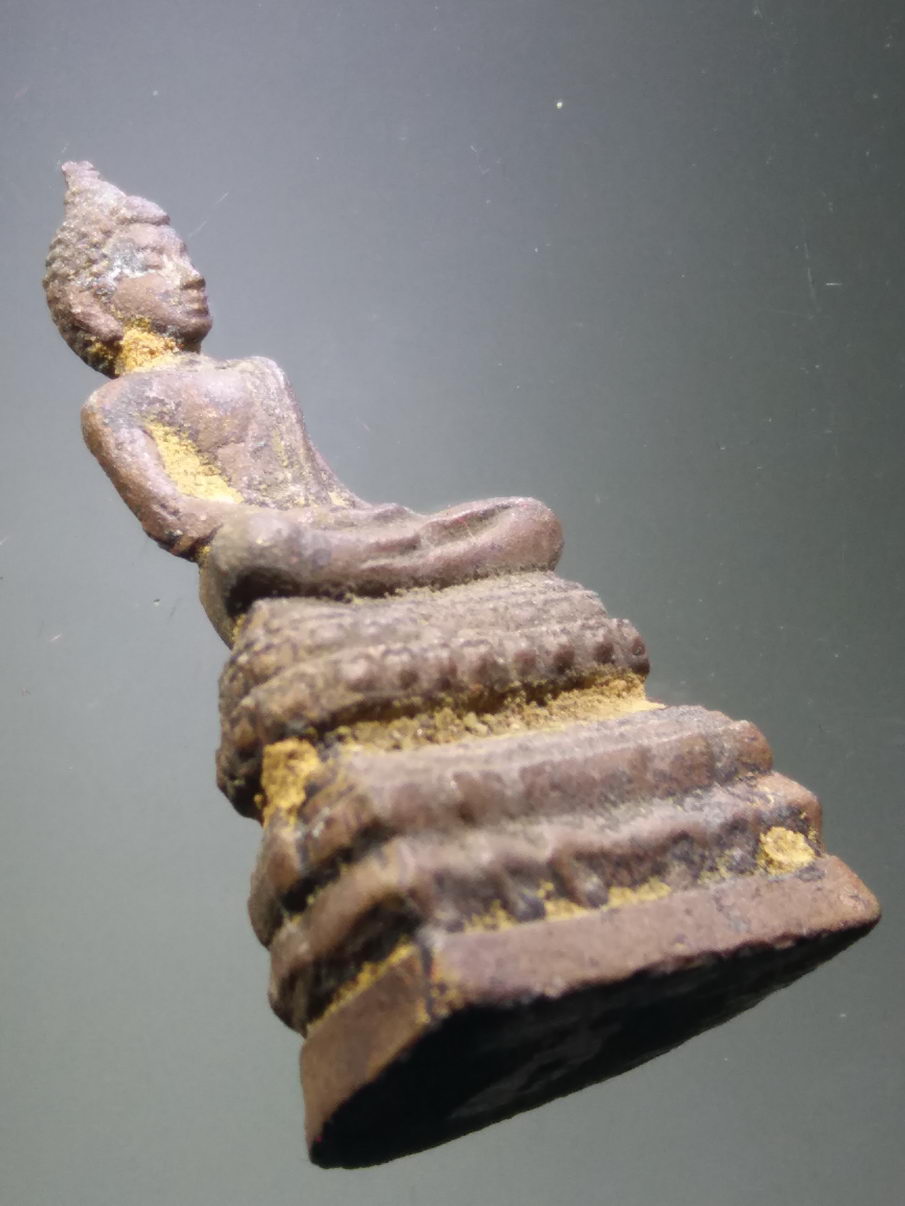 รหัสสินค้า พระมีกล่อง 3888 พระพุทธสิหิงค์ หล่อโบราณ เนื้อโลหะผสม วัดสวนอธิษฐานบารมี จังหวัดพิษณุโลก รุ่นฉลองธรรมอุโบสถ