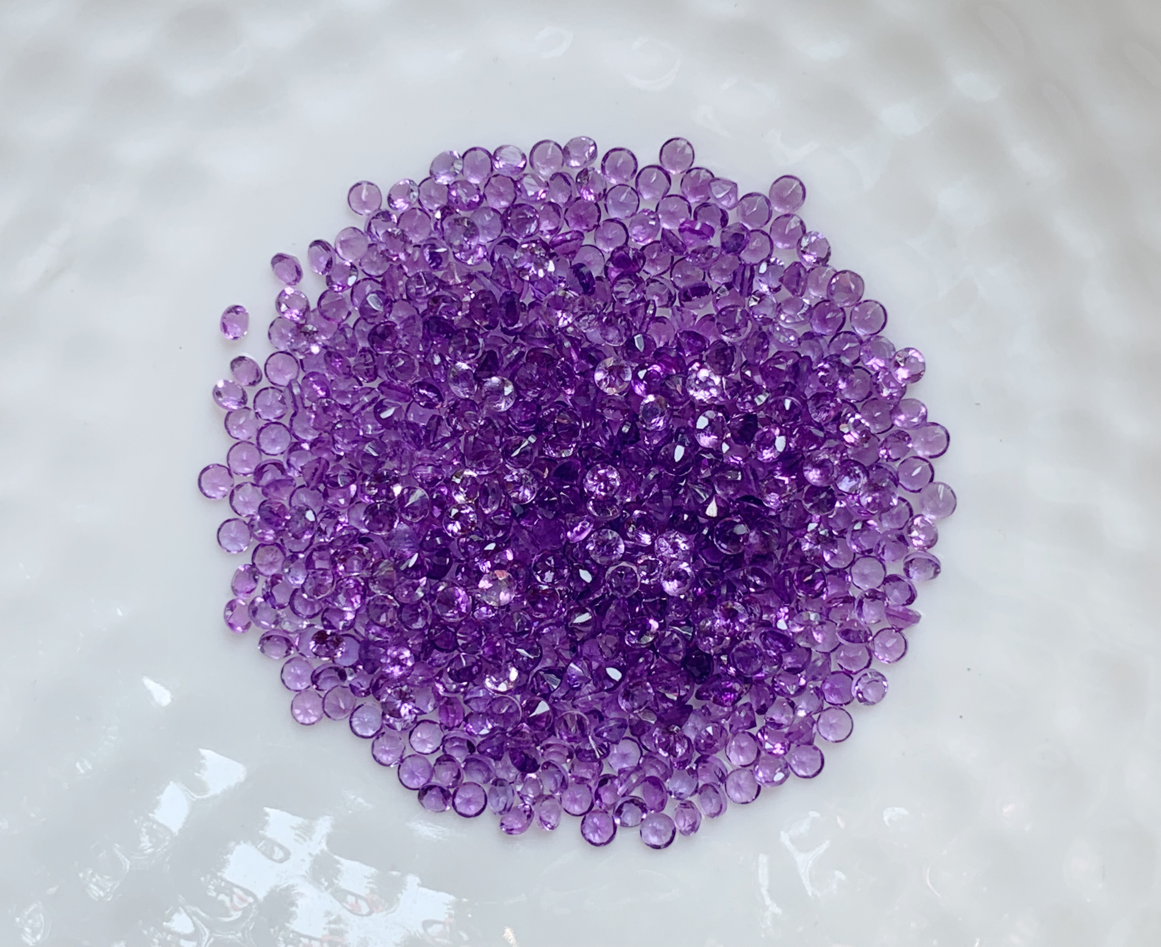 Amethyst อเมทิสกลม 1.8 มม. 5 กะรัต