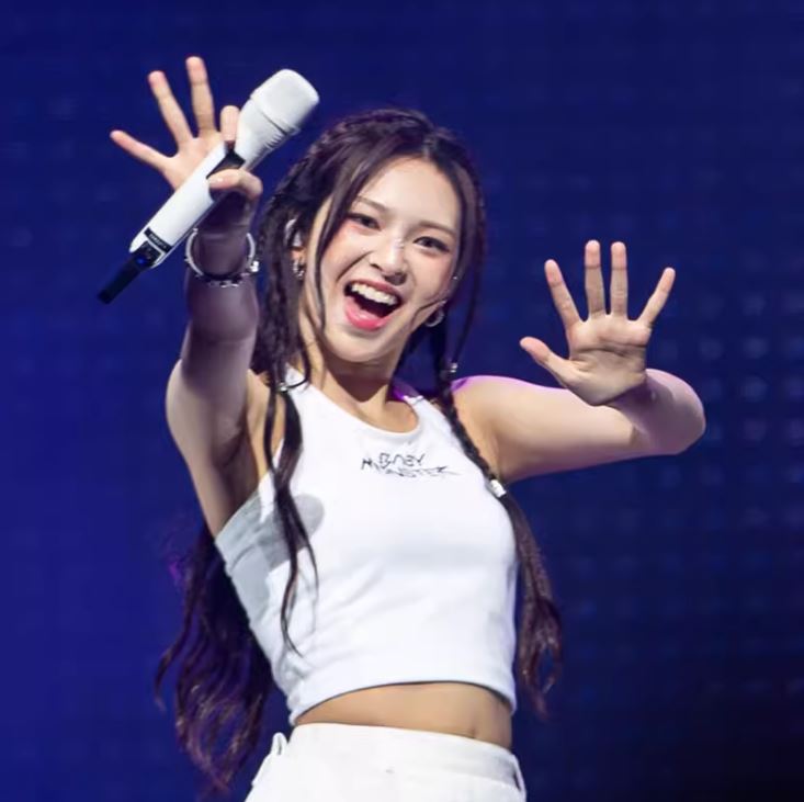 เสื้อยืด BABYMONSTER : SEE YOU THERE