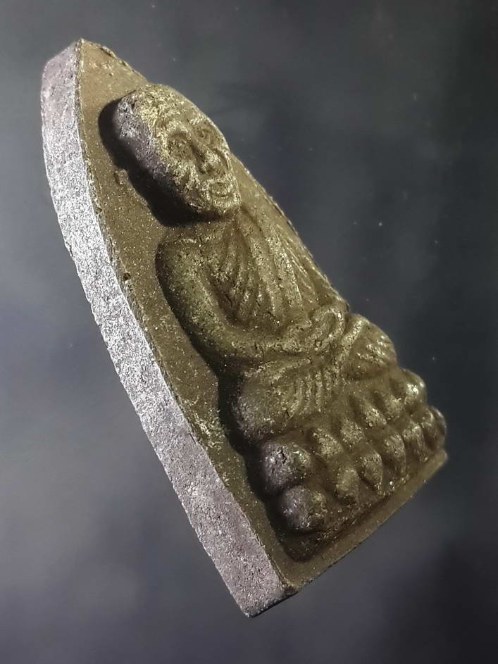 รหัสสินค้า หลวงปู่ทวด วัดต่างๆ 077 หลวงปู่ทวดเนื้อผง หลังยันต์ใบพัด มีชื่อย่อวัด ว.ธ. ไม่ทราบปีที่สร้าง