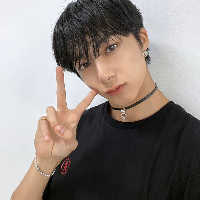 เสื้อกันหนาวคอนเสิร์ต MonstaX : NO LIMIT