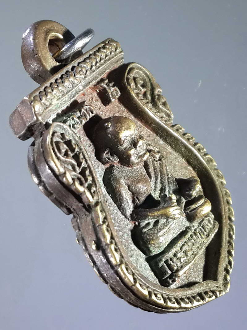 รหัสสินค้า พระกริ่ง พระหล่อ 077 เหรียญหล่อพิมพ์เสมา หลวงพ่อลาภ วัดบางเพียร จังหวัดพิจิตร สร้างปี 2540 พระรายการนี้ให้เช่าบูชาแล้ว