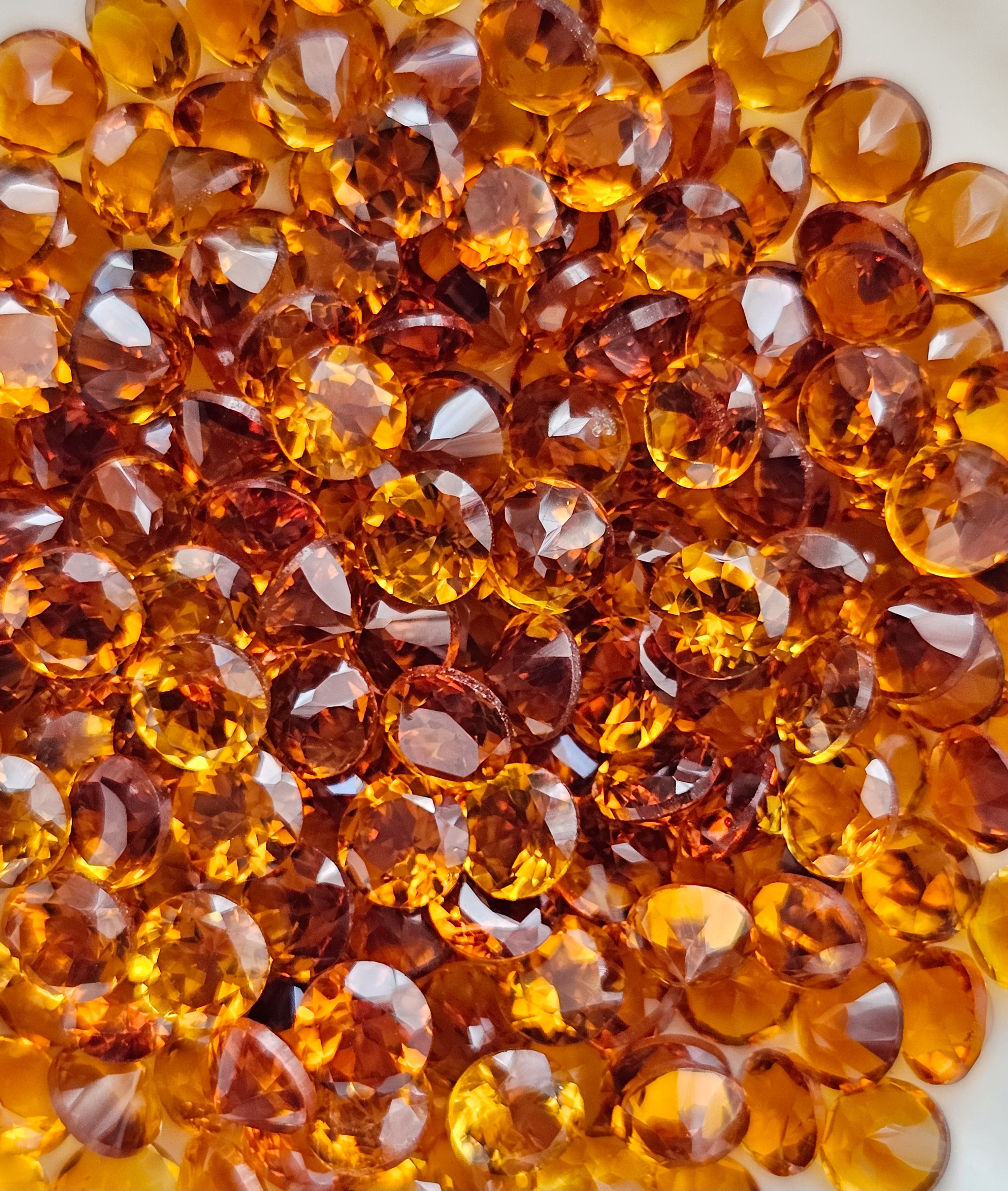 ซิทรินเข้มกลม 4.0mm. 5 กะรัต