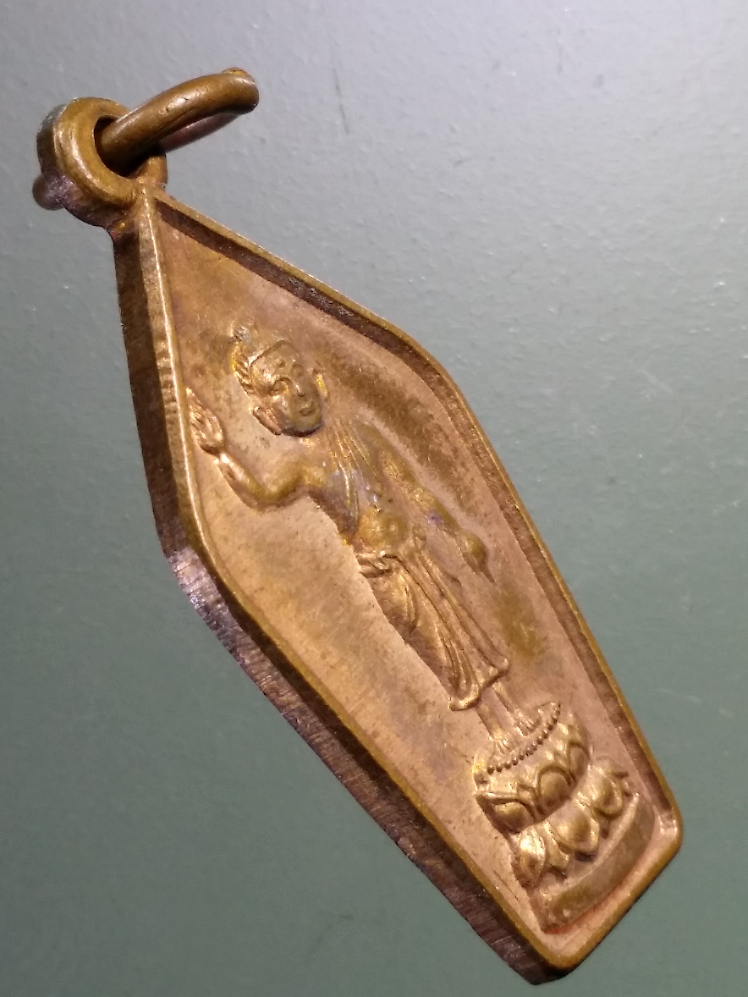 รหัสสินค้า เหรียญพระพุทธ 3914 เหรียญพระพุทธเจ้าน้อย สิทธัตถราชกุมาร รุ่นบูรณะลุมพินีสถาน ที่ระลึก 84 พรรษามหาราชา 80 พรรษามหาราชินี พระรายการนี้ให้เช่าบูชาแล้ว