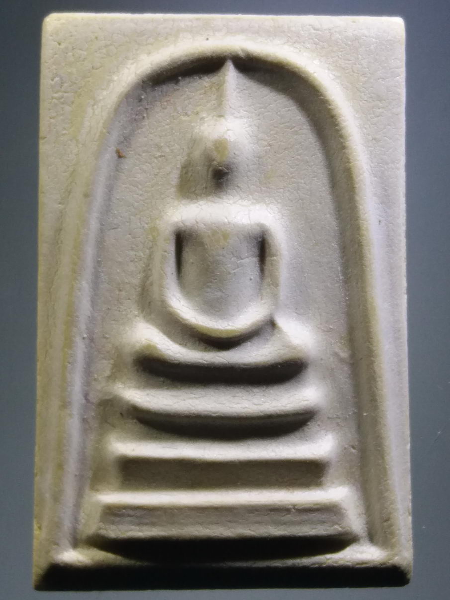 รหัสสินค้า พระมีกล่อง 3922 พระสมเด็จชินบัญชร รุ่นประวัติศาสตร์ ที่ระลึก 60 พรรษา สมเด็จพระบรมราชินีนาถ มูลนิธิธรรมชีวิน สร้างถวาย ปี 2535 หลวงพ่อฤาษีลิงดำ ร่วมปลุกเสก