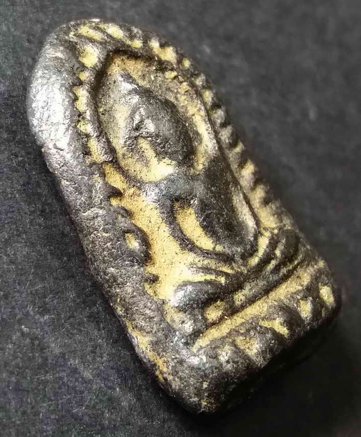 รหัสสินค้า กำแพงเพชร 002 พระซุ้มกอเนื้อดินเผา หลวงพ่อสว่าง วัดท่าพุทรา จังหวัดกำแพงเพชร พระรายการนี้ให้เช่าบูชาแล้ว