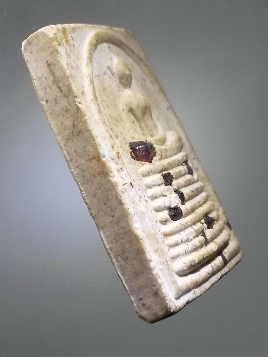 รหัสสินค้า พระสมเด็จวัดต่างๆ 987 พระสมเด็จฐาน 9 ชั้นฝังพลอย หลังยันต์ห้า วัดสมเด็จฯ จังหวัดจันทบุรี