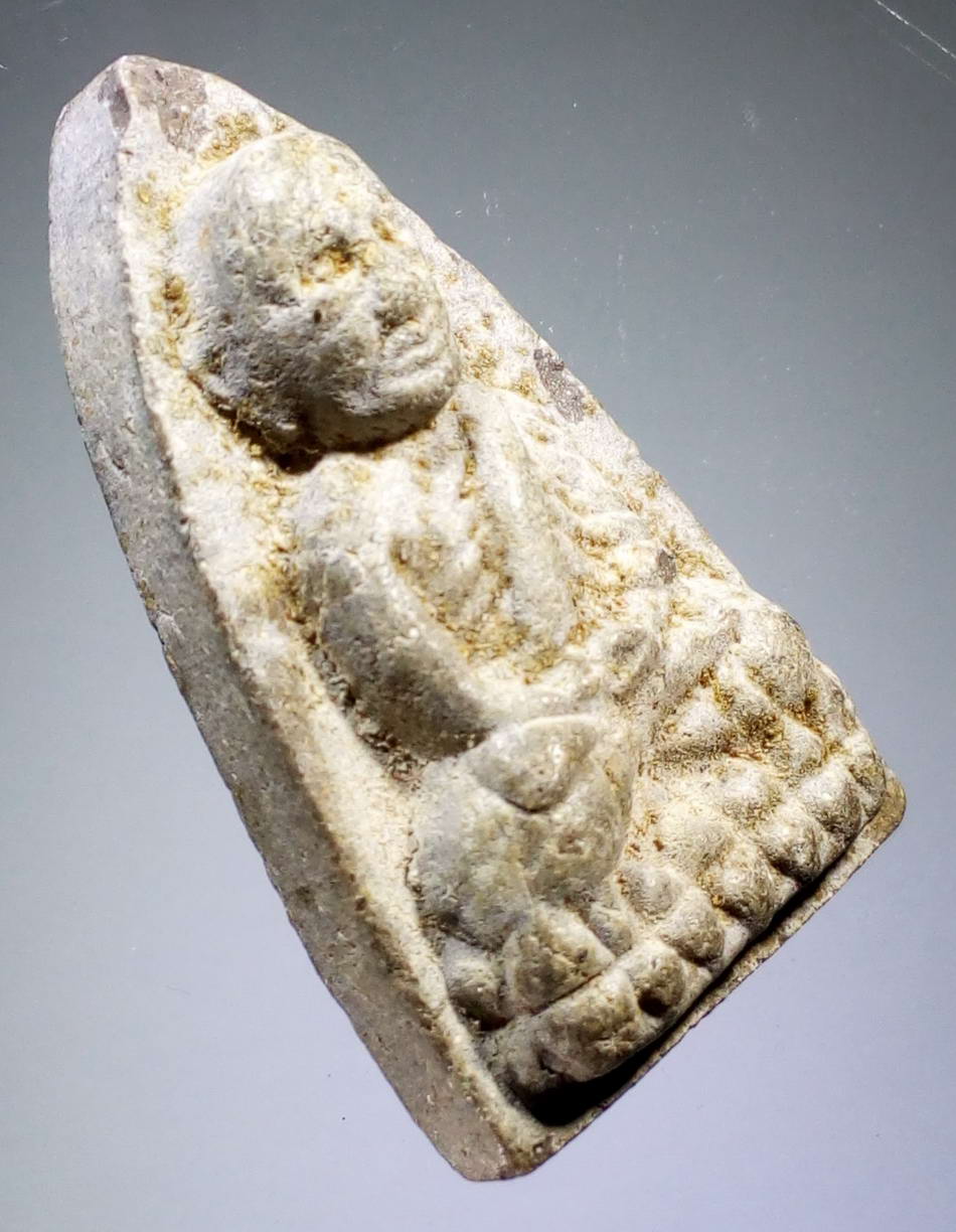 รหัสสินค้า หลวงปู่ทวด วัดต่างๆ 158 หลวงปู่ทวด เนื้อผงผสมแร่เหล็กน้ำพี้ วัดเจ้ามูล พระรายการนี้ให้เช่าบูชาแล้ว